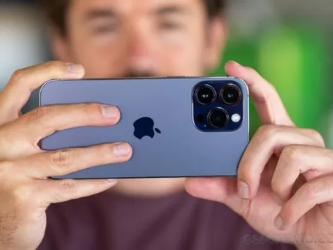 iPhone 14 Pro Max vẫn còn hàng mới fullbox, không có AI nên giá giảm sâu, rẻ hơn nhiều iPhone 16 Pro Max