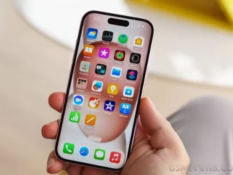 Giá rẻ bất ngờ cuối tháng 2: iPhone 14, iPhone 15 đập hộp hút khách như tôm tươi, át vía iPhone 16e