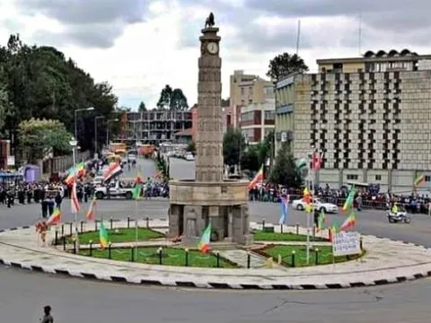 Quốc gia nào có 13 tháng trong một năm?