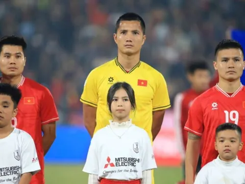 Trụ cột ĐT Việt Nam phản ứng gay gắt, công khai chỉ trích sai lầm của đồng đội