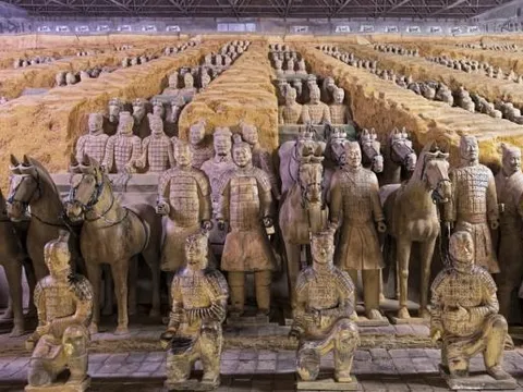 Tại sao nhà Tần sụp đổ nhanh chóng chỉ sau 15 năm thống nhất?