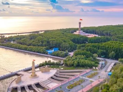 Ở Việt Nam, tỉnh nào ba mặt toàn là nước?