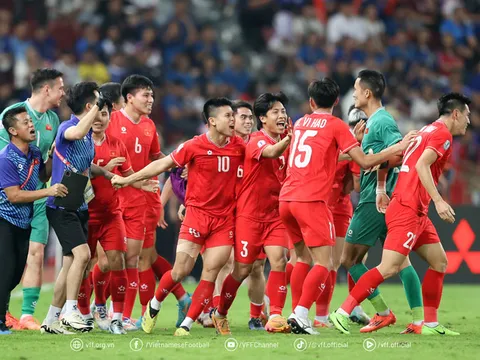 HLV Kim Sang-sik triệu tập nhiều 'cánh chim lạ' lên ĐT Việt Nam