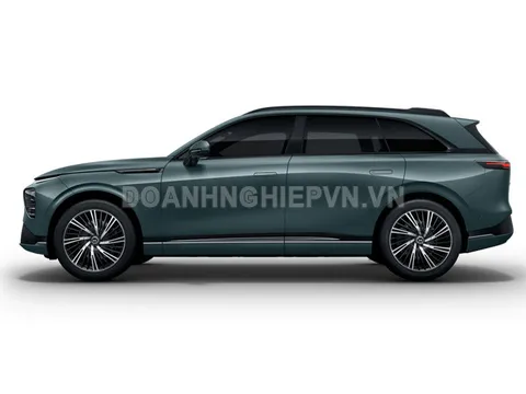 SUV công suất 575 mã lực, hệ thống treo khí nén 2 buồng, nội thất sang chảnh