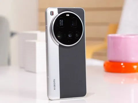 Xiaomi 15 Ultra chốt giá 34,99 triệu đồng tại Việt Nam, tăng sức ép lên iPhone 16 Pro Max