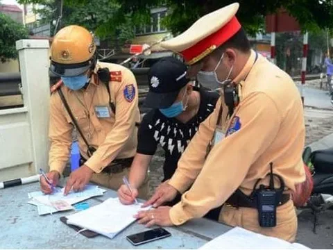 Từ 2025, chậm nộp phạt vi phạm hành chính về giao thông sẽ bị tính lãi bao nhiêu?