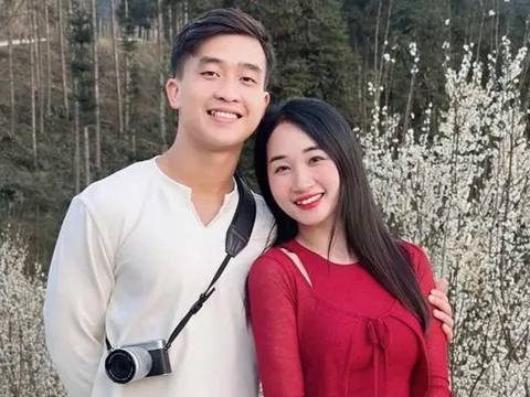 Cô giáo xinh đẹp hạnh phúc bên hot boy U23 Việt Nam kém 6 tuổi
