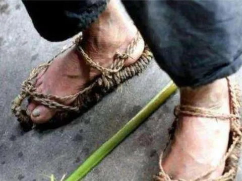 Cổ nhân dạy: “Thà thử quan tài còn hơn đi giày người khác”, khi biết lý do, bạn sẽ không ngờ người xưa lại có kiến thức uyên thâm như vậy