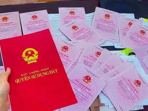 Năm 2025: Không sang tên Sổ đỏ người dân sẽ bị phạt nặng?