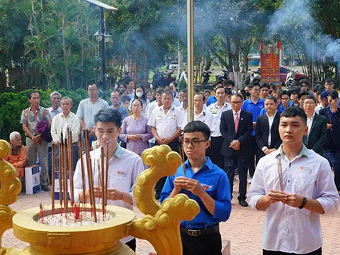 Đà Nẵng: Trường Đại học Đông Á tri ân các liệt sĩ Gạc Ma