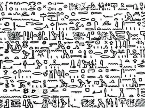 Cuốn sách cổ tiết lộ chuyến thăm Trái Đất của người ngoài hành tinh 