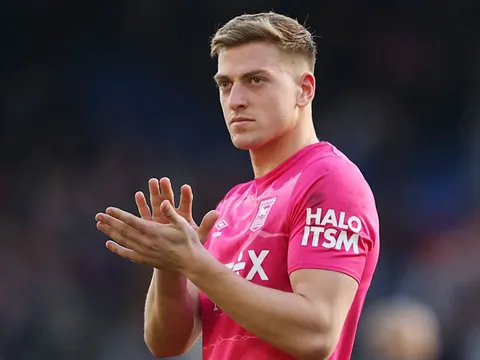 Man Utd nhảy vào cuộc đua giành chữ ký của ‘sát thủ vòng cấm’ người Anh