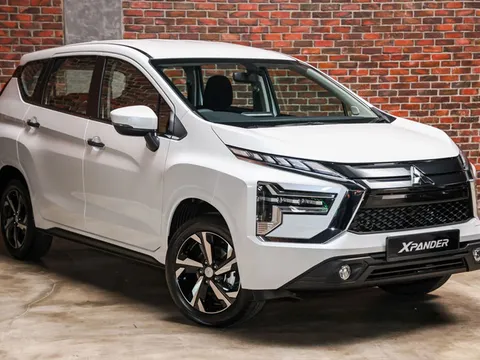 Mitsubishi Xpander tiếp tục bị Toyota Innova bỏ xa về doanh số