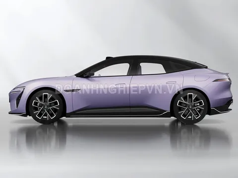 Xe sedan cùng phân khúc với Toyota Camry, hệ thống treo khí nén, công suất 590 mã lực, giá từ 760 triệu đồng