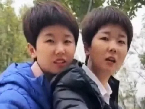 Chơi thân vì quá giống nhau, xét nghiệm ADN mới biết là… chị em ruột