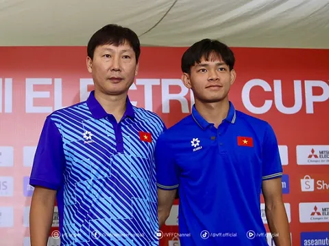 Ngôi sao ĐT Việt Nam báo tin dữ, kế hoạch của HLV Kim Sang-sik gặp trở ngại lớn