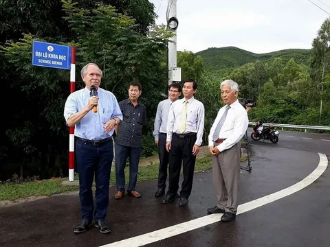 Người gắn biển tên Đại lộ Khoa học ở Quy Nhơn đoạt giải ‘Oscar khoa học’