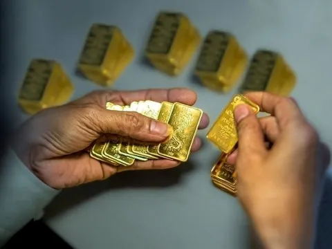 Giá vàng ngày 8/4/2025: Vàng thế giới rớt giá, sát ngưỡng mất mốc 3.000 USD 