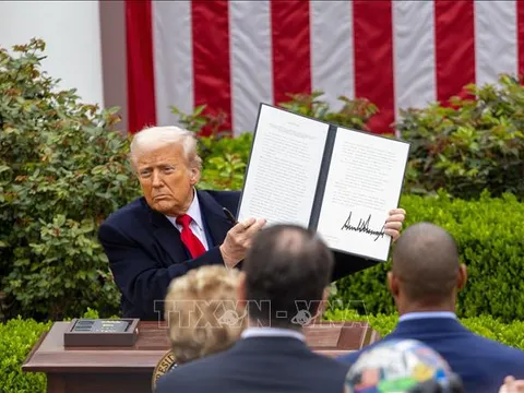 'Cơn địa chấn' thuế quan - Bài 1: Trật tự thương mại toàn cầu rung lắc