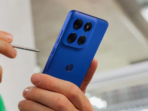 Smartphone chip Snapdragon 6 Gen 3, chống nước, độ bền quân đội, trang bị bút cảm ứng như Galaxy S25 Ultra, giá hơn 10 triệu đồng