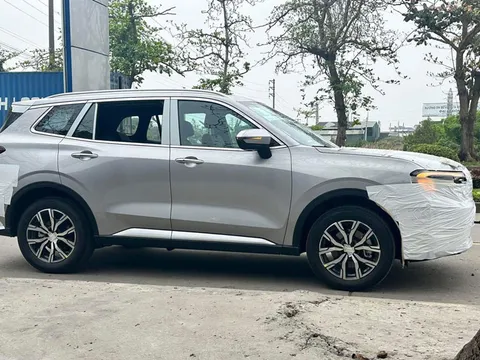 Ford Territory 2025 lần đầu lộ diện tại Việt Nam: Thiết kế đầu mới, mâm mới, sẵn sàng lật đổ Mazda CX-5