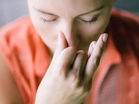 Vì sao con người có thể nhịn thở nhưng lại không thể “tắt” hoàn toàn thính giác?