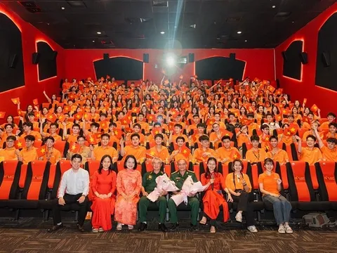 Học sinh Trường FPT Quy Nhơn tìm về “miền kí ức đỏ”