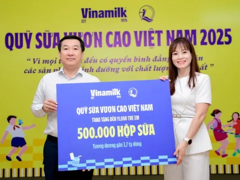 Vinamilk khởi động Quỹ sữa Vươn cao Việt Nam 2025 đúng dịp kỷ niệm 50 năm thống nhất đất nước