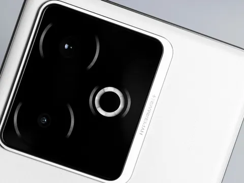 Smartphone màn hình 6,8 inch OLED 144Hz, độ sáng 6.500 nit, chống nước, cấu hình ‘siêu khủng’, pin 7.200mAh, giá bằng nửa iPhone 16