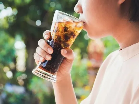 Cơ thể sẽ bị tàn phá thế nào nếu bạn uống nước ngọt mỗi ngày?