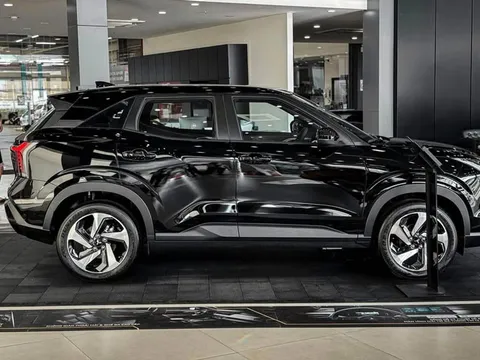 Mitsubishi Xforce giảm giá mạnh, quyết đua doanh số với Toyota Yaris Cross, Kia Seltos