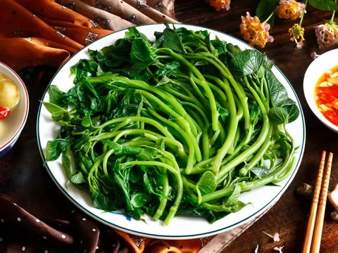 Rau khoai lang – 'Nhân sâm của người nghèo' bị nhổ bỏ oan uổng vì không ai ngờ giá trị thực sự