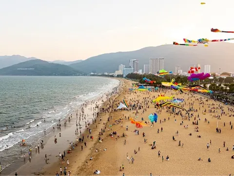 Nam Trung Bộ và Tây Nguyên nhộn nhịp du khách dịp lễ 30/4 – 1/5