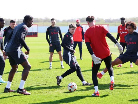 Man Utd kiếm được bao nhiêu tiền nếu giành suất dự Champions League 2025/26?