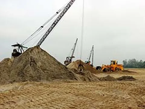 Kiểm tra 53 doanh nghiệp khai thác cát, sỏi ở Nghệ An
