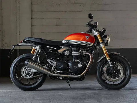 Top 10 môtô cổ điển đáng mua nhất năm 2025: Triumph Speed Twin 1200 RS đứng đầu