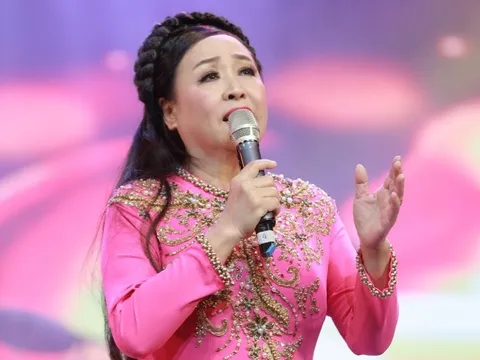 NSND Thu Hiền hát cùng Quy Nhơn kỷ niệm 70 năm hoàn thành việc chuyển quân tập kết ra Bắc