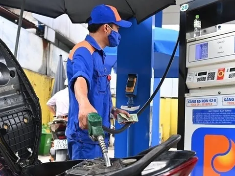 Xăng dầu đồng loạt tăng giá