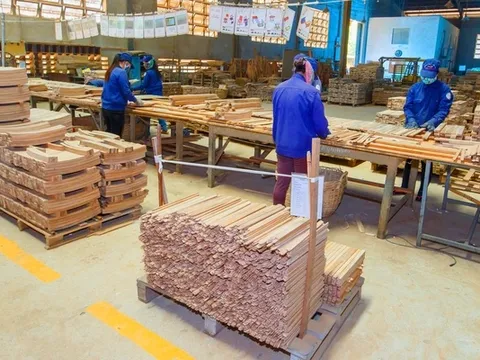 Ngành gỗ tăng trưởng dưới sức ép cạnh tranh thuế nhập khẩu