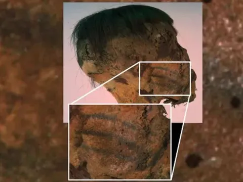 Phát hiện chấn động: Hình xăm mặt kỳ lạ trên xác ướp 800 năm tuổi khiến giới khoa học bối rối