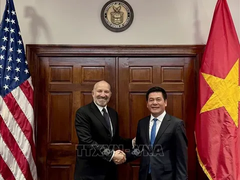 Bộ trưởng Bộ Công Thương Nguyễn Hồng Diên làm việc với Bộ trưởng Thương mại Mỹ 