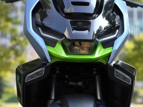 Xe tay ga thiết kế ‘ngầu đét’, màn hình xịn, full công nghệ như ôtô, cạnh tranh Honda SH