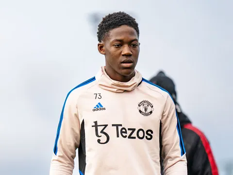 Kobbie Mainoo gây áp lực với Man United, Chelsea sẵn sàng chiêu mộ thần đồng tuyển Anh