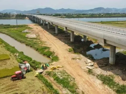 Cây cầu nghìn tỷ dài nhất cao tốc Bắc - Nam qua tỉnh hẹp nhất cả nước sắp thông xe