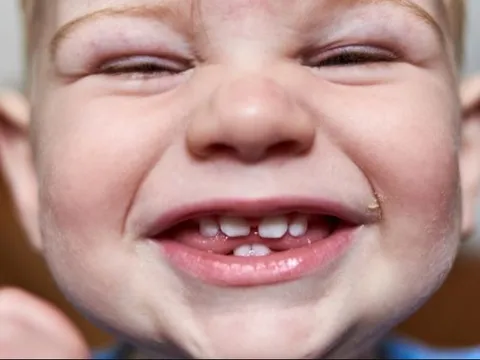 Bàn tay robot giúp các nhà khoa học giải mã việc 'bật cười khi bị cù léc'