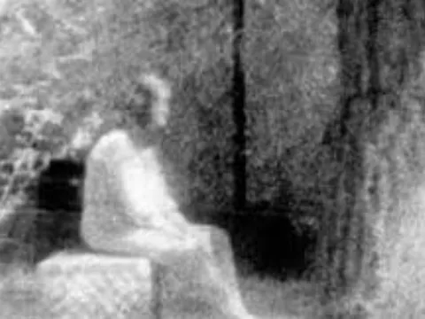 Những bức ảnh ma nổi tiếng gây chấn động và khiến giới khoa học đau đầu đi tìm lời giải