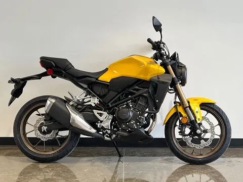 Top 10 naked bike giá rẻ đáng mua nhất năm 2025: Xướng tên Honda CB300R