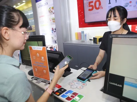 Từ ngày 1/7, ví điện tử là phương tiện thanh toán tương tự tài khoản và tiền mặt
