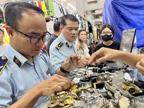 Hàng giả bủa vây thị trường, cần siết trách nhiệm quản lý