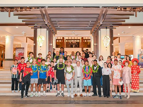 Điểm dừng chân đầu tiên của các huyền thoại MU tại Đà Nẵng